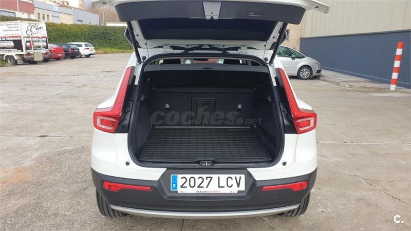 VOLVO XC40 2.0 D3 Momentum 5p.