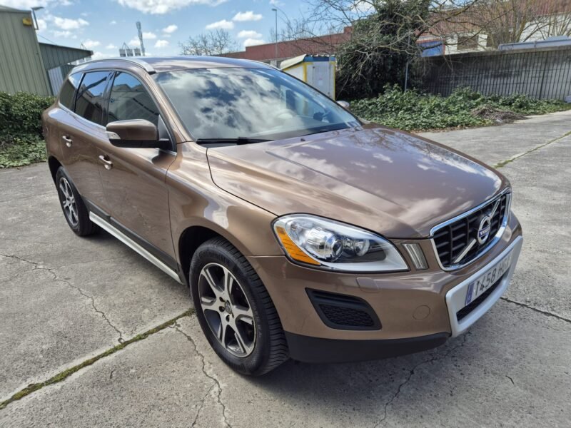 VOLVO XC60 2.4 D5 AWD 215CV AUTO