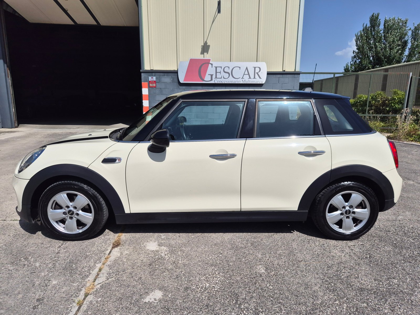 MINI COOPER 5 PUERTAS 136cv