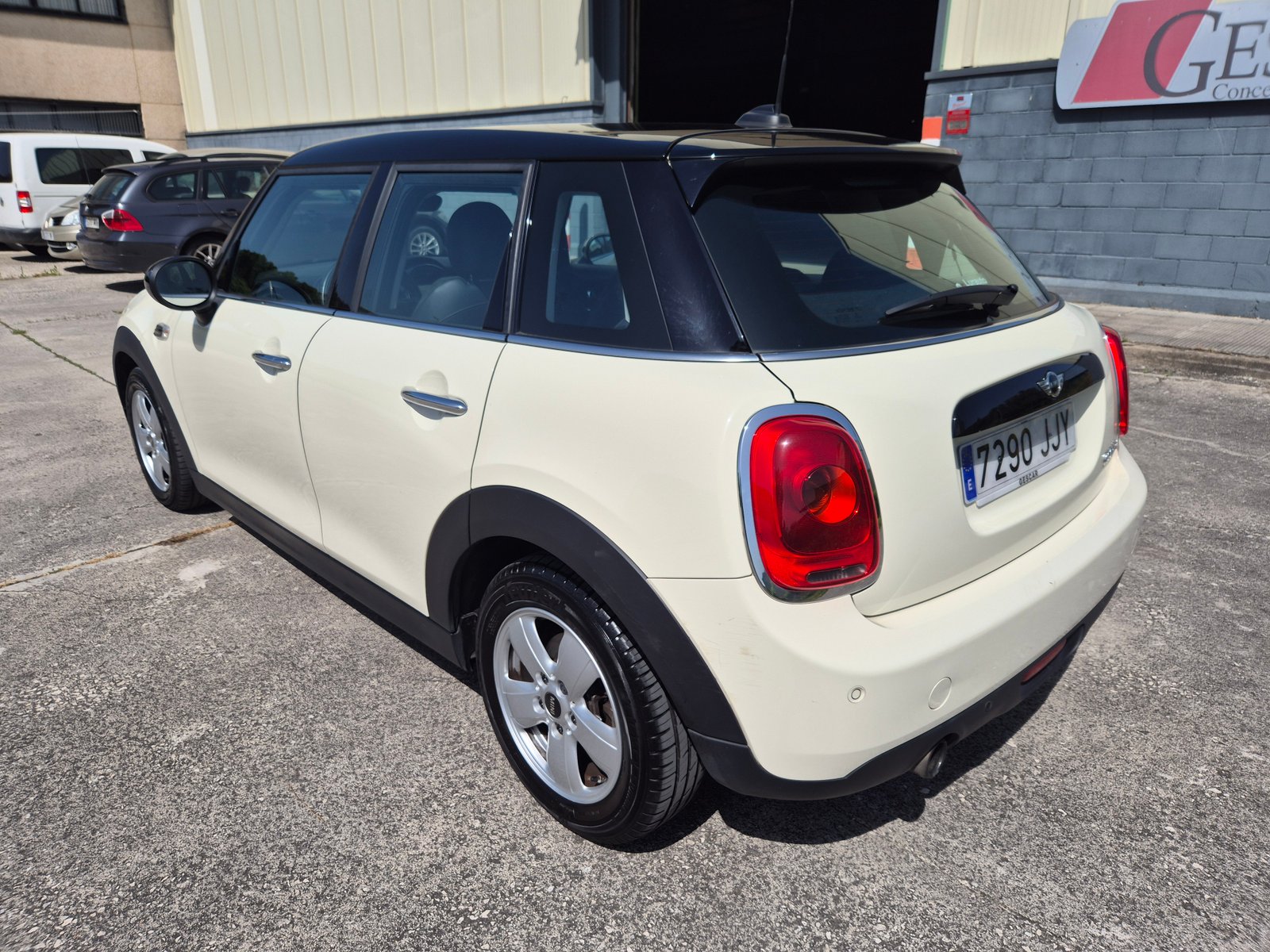MINI COOPER 5 PUERTAS 136cv