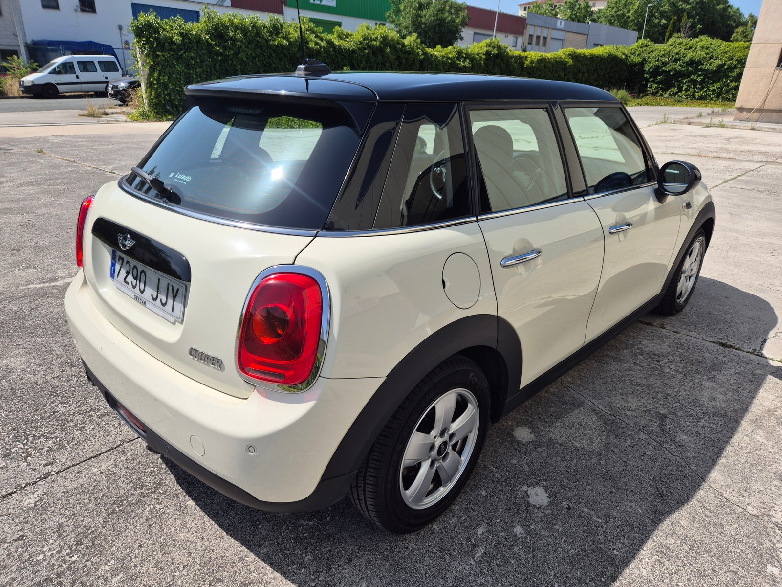 MINI COOPER 5 PUERTAS 136cv