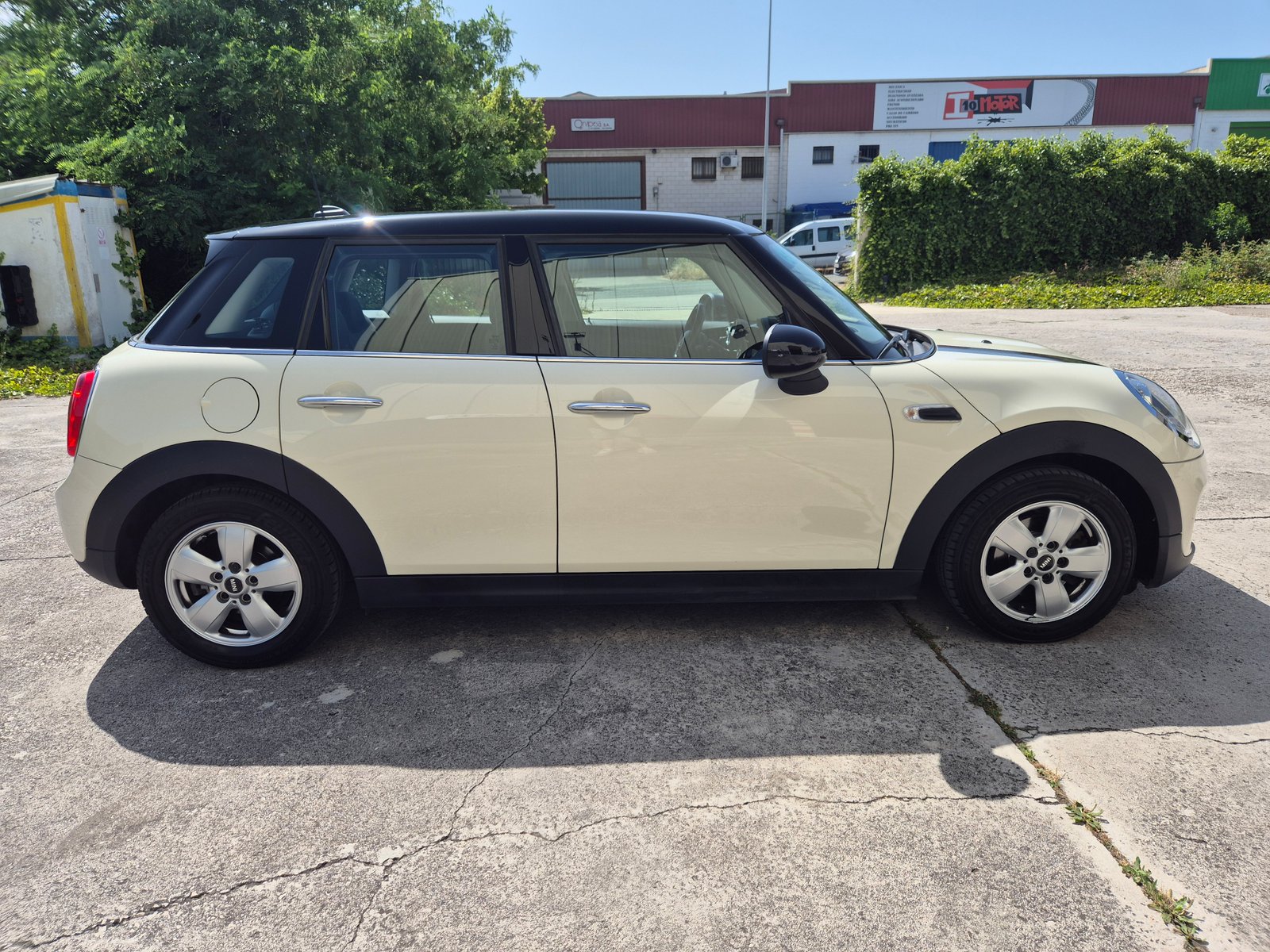 MINI COOPER 5 PUERTAS 136cv