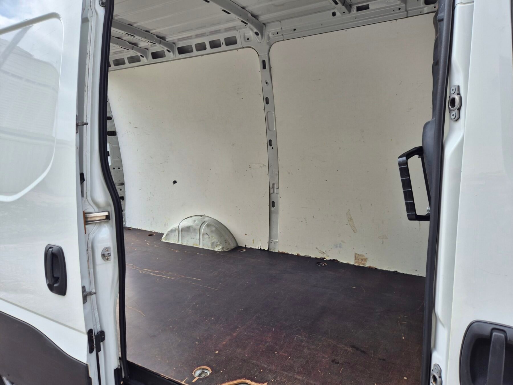 IVECO DAILY DAILY 2.3TD 156CV L2 H2 MANUAL