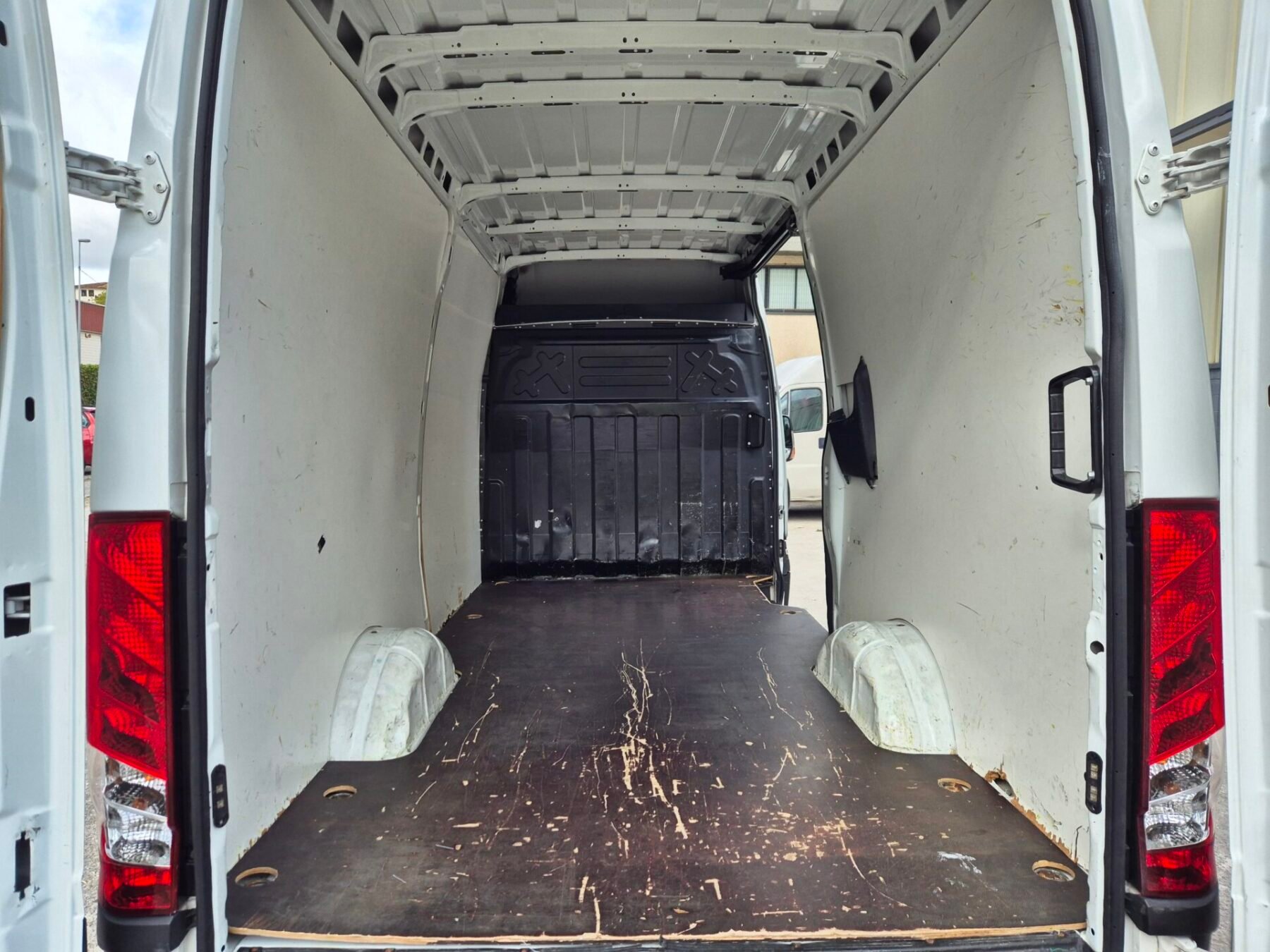 IVECO DAILY DAILY 2.3TD 156CV L2 H2 MANUAL