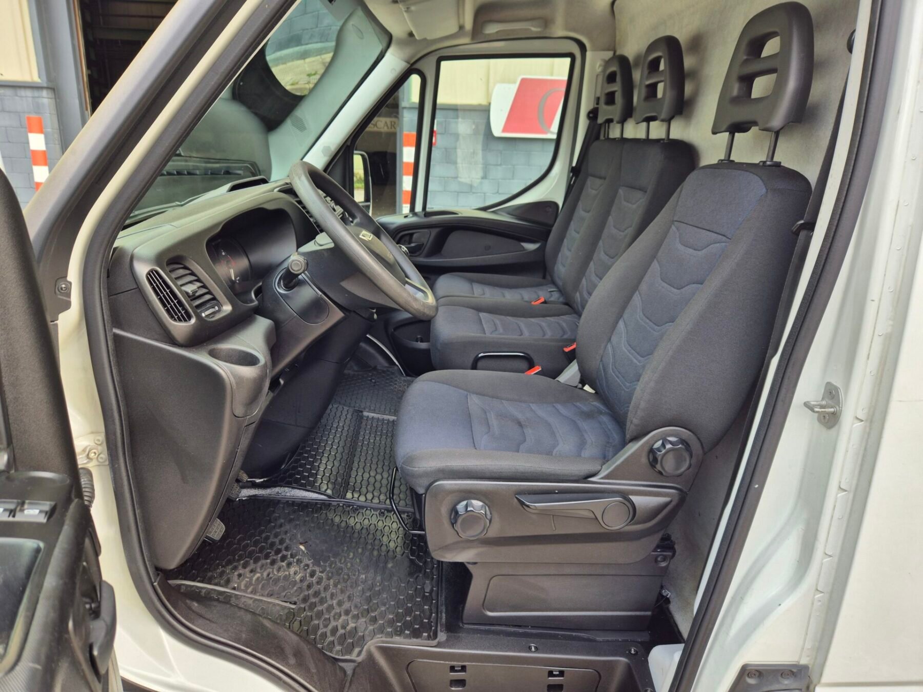 IVECO DAILY DAILY 2.3TD 156CV L2 H2 MANUAL