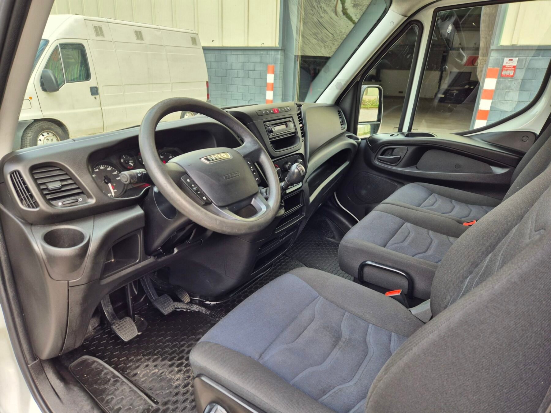 IVECO DAILY DAILY 2.3TD 156CV L2 H2 MANUAL