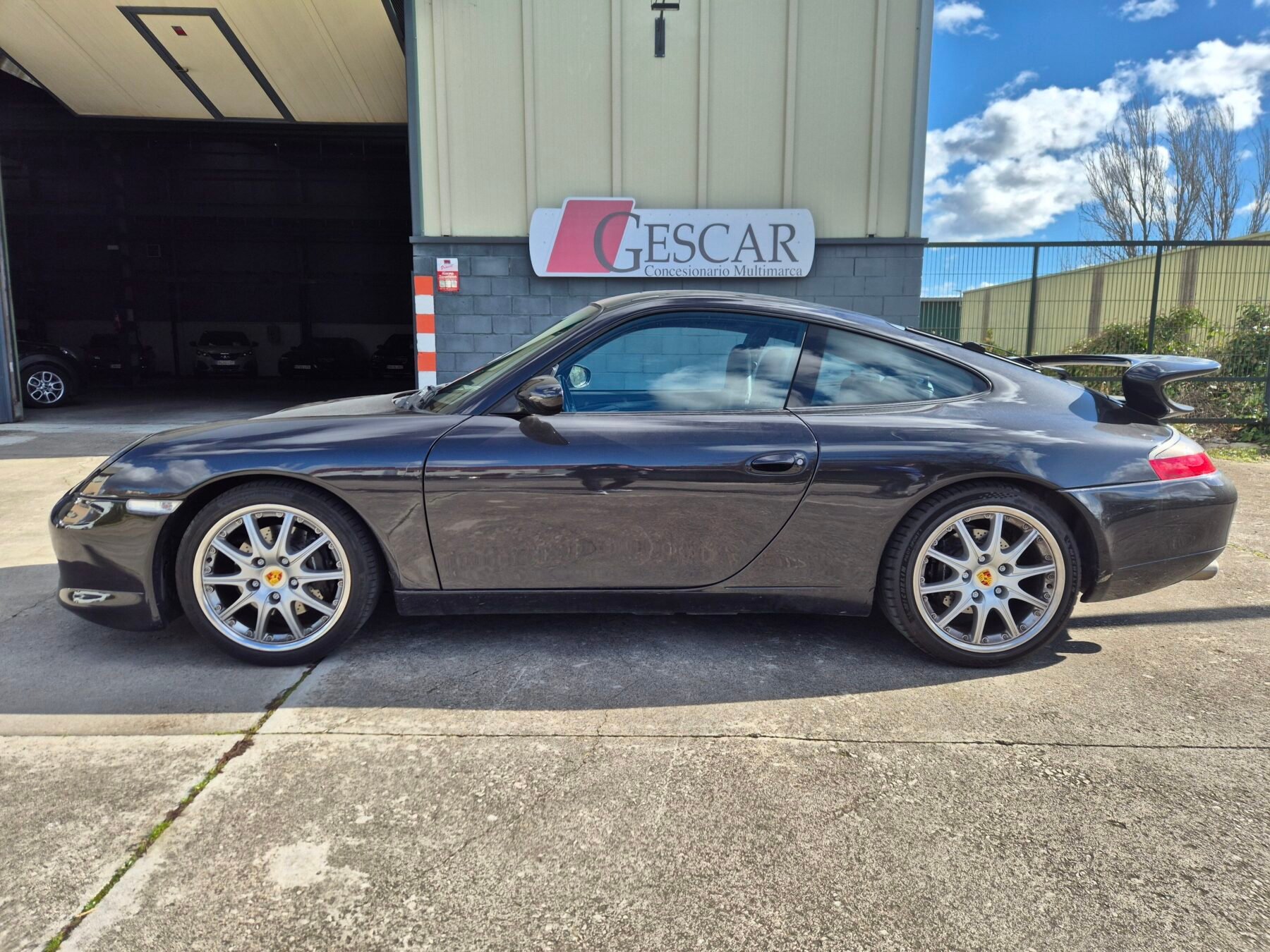 PORSCHE 911 911 CARRERA COUPE