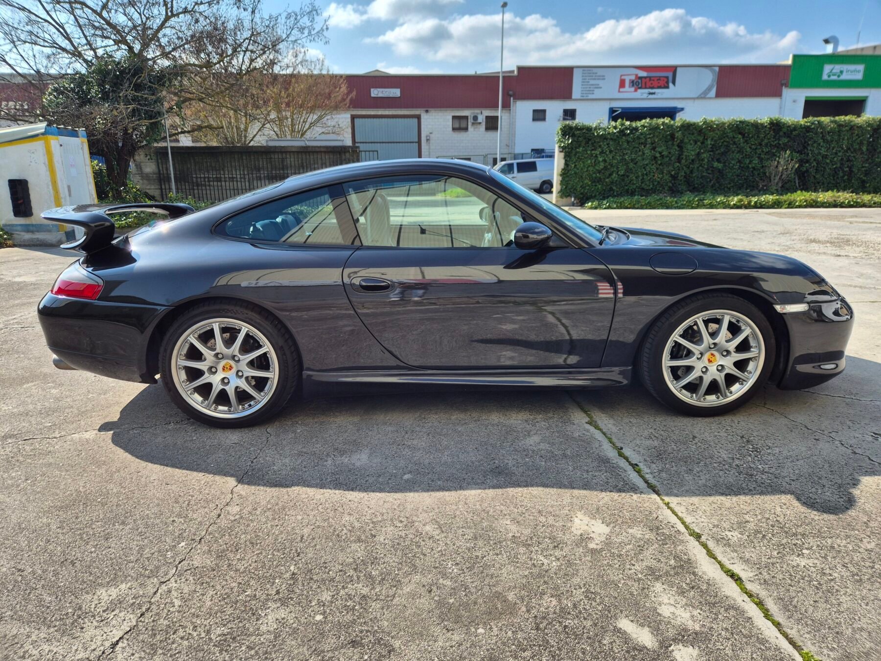 PORSCHE 911 911 CARRERA 
