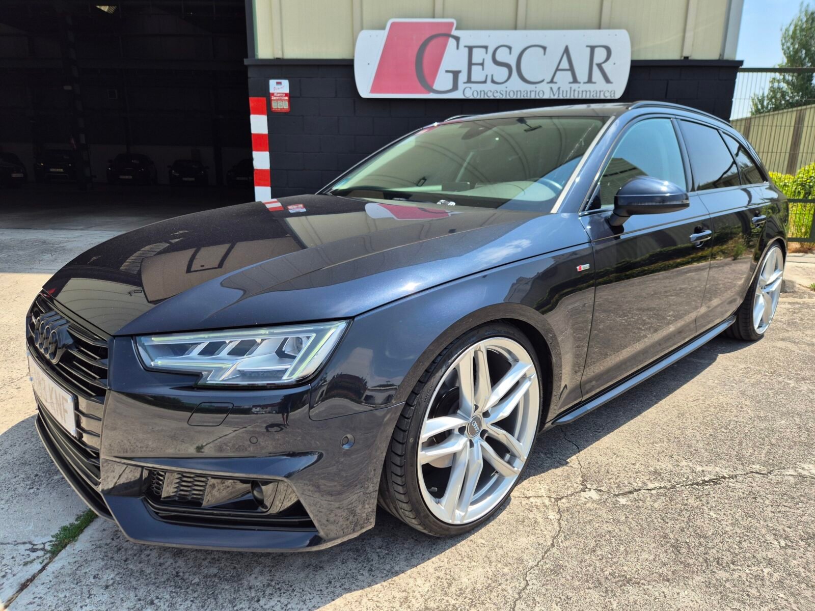 AUDI A4 AVANT S LINE BLACK LINE 2.0tdi 