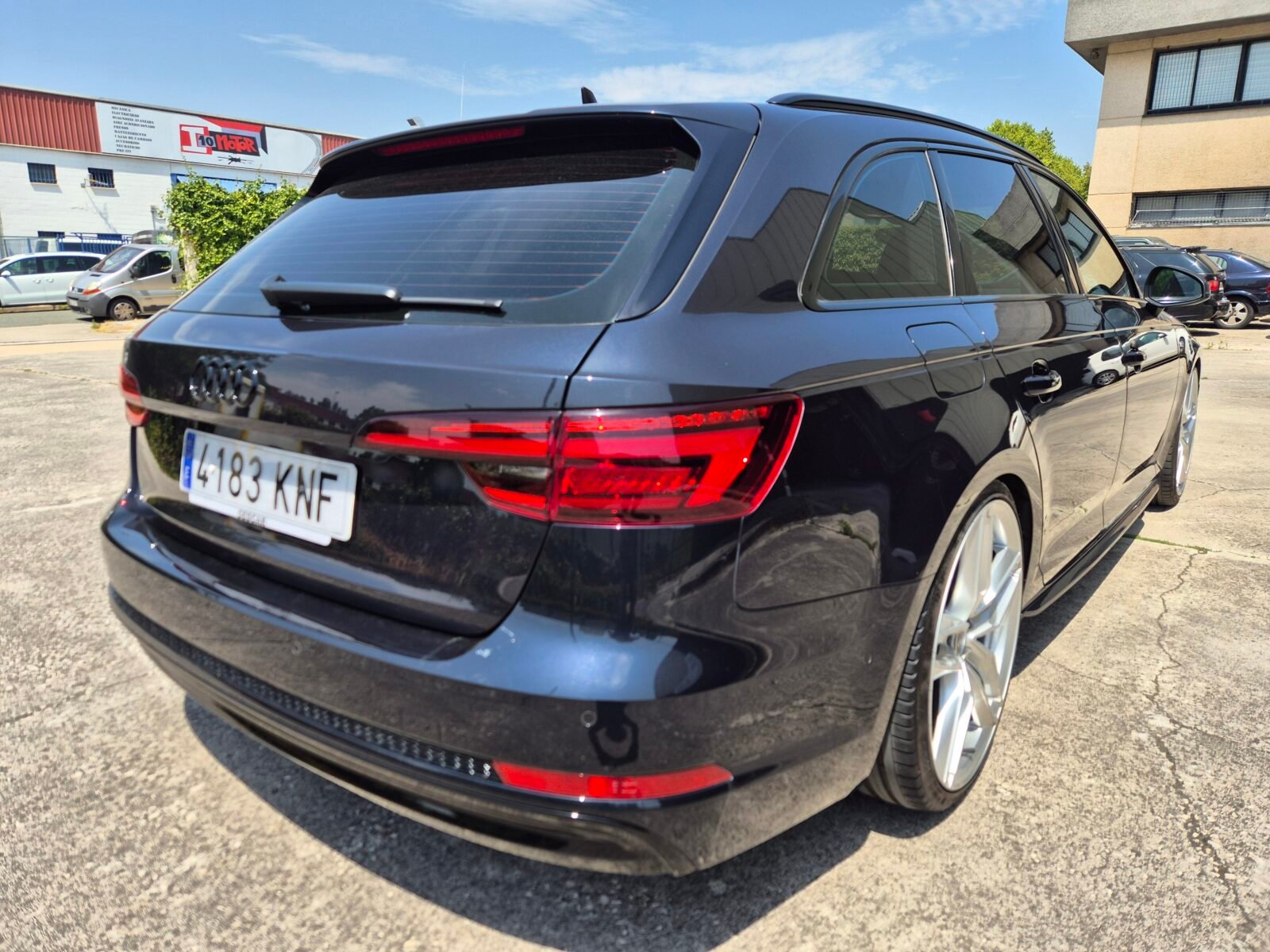 AUDI A4 AVANT S LINE BLACK LINE 2.0tdi 