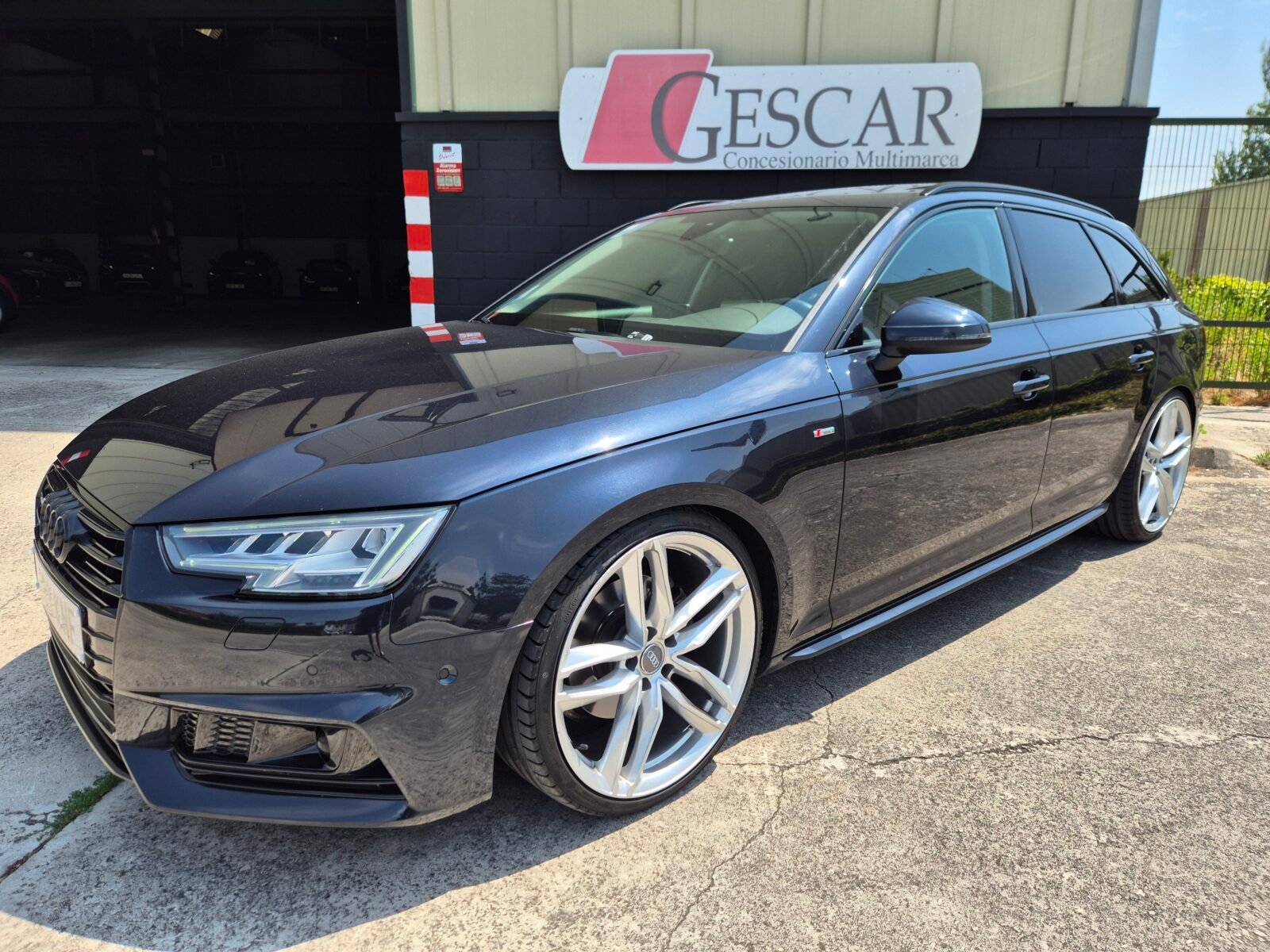 AUDI A4 AVANT S LINE BLACK LINE 2.0tdi 