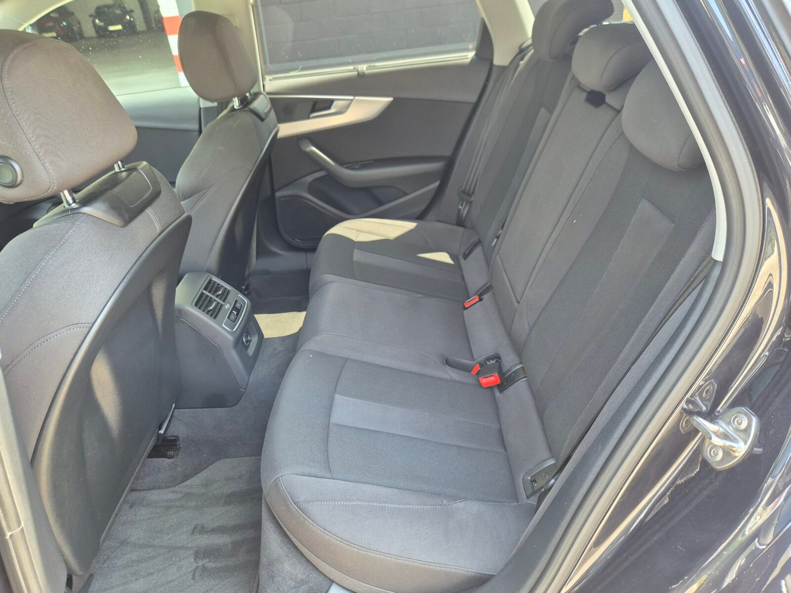 AUDI A4 AVANT S LINE BLACK LINE 2.0tdi 