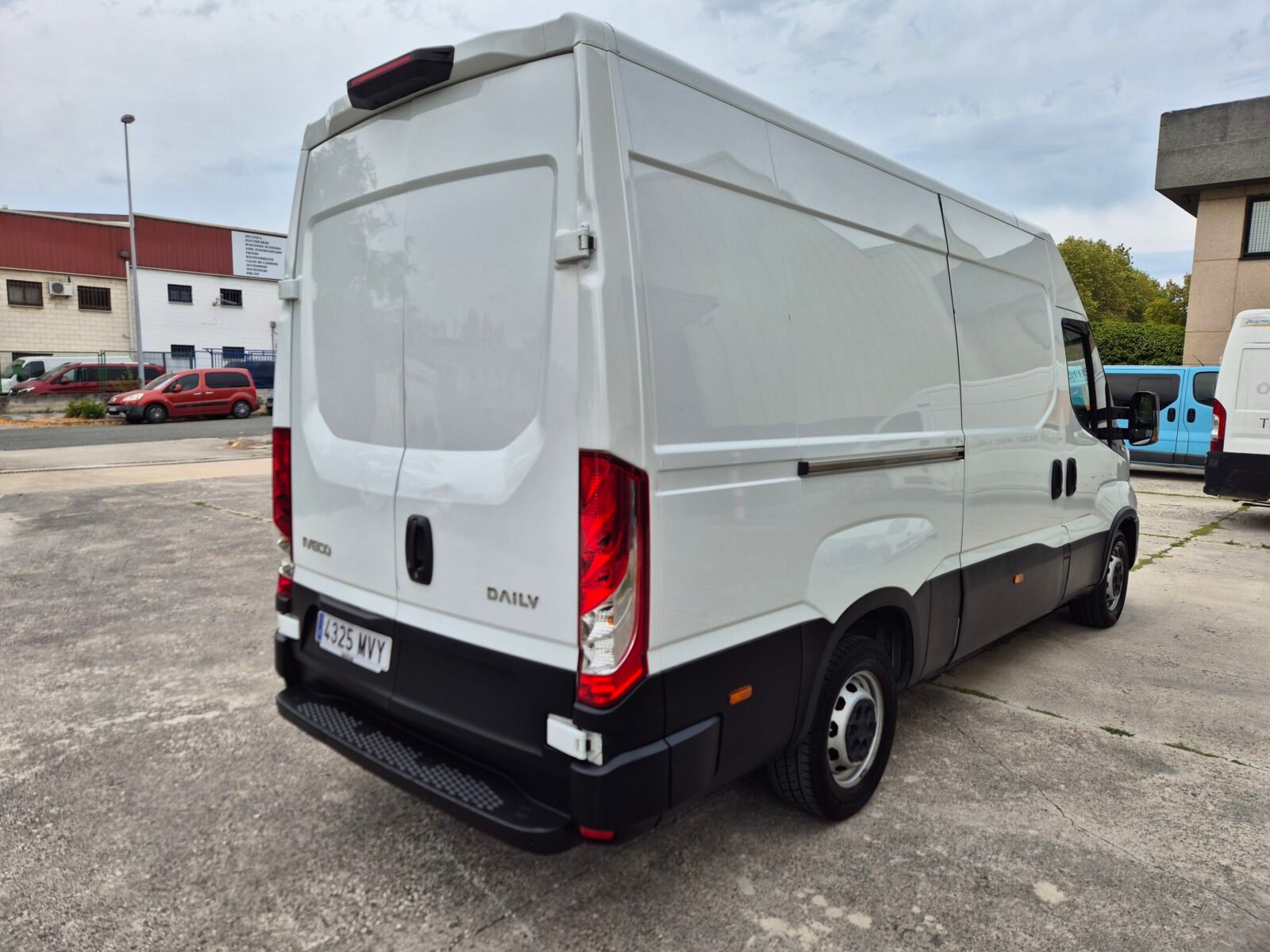 IVECO DAILY 35s 16v L2 H2 156cv 