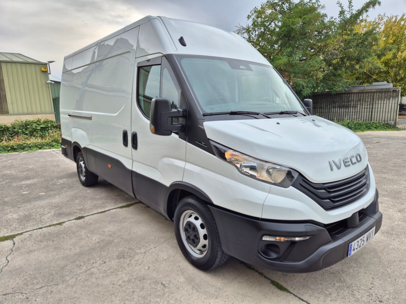 IVECO DAILY 35s 16v L2 H2 156cv 