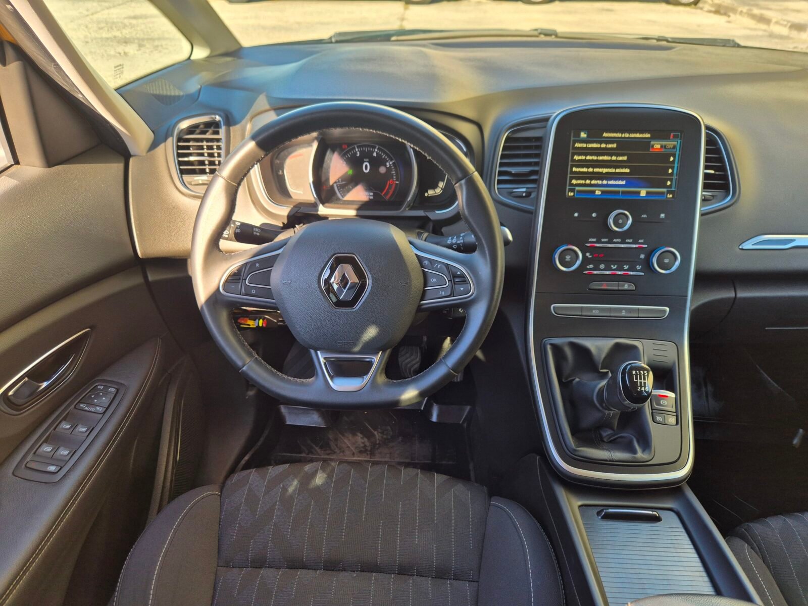RENAULT SCENIC 1.4i 140cv LIMITED 