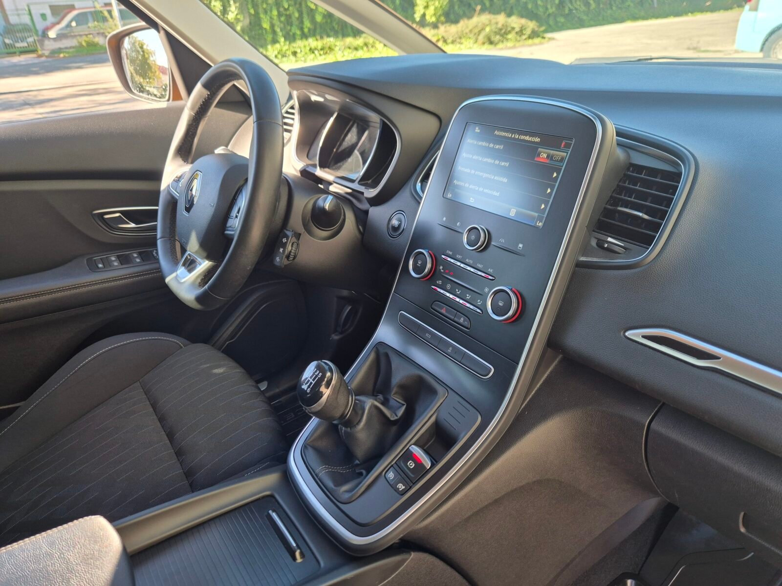 RENAULT SCENIC 1.4i 140cv LIMITED 