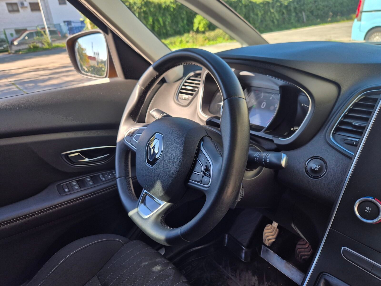 RENAULT SCENIC 1.4i 140cv LIMITED 